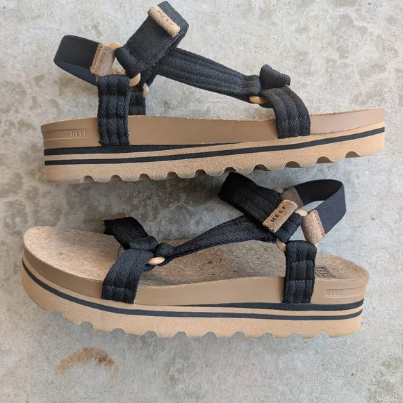 Reef | Adjustable Velcro Sandals - Picture 2 of 4